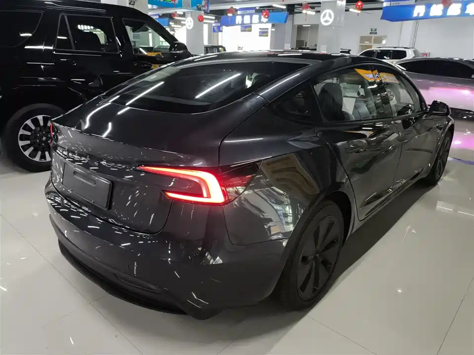 Tesla Model 3 Tesla Model 3