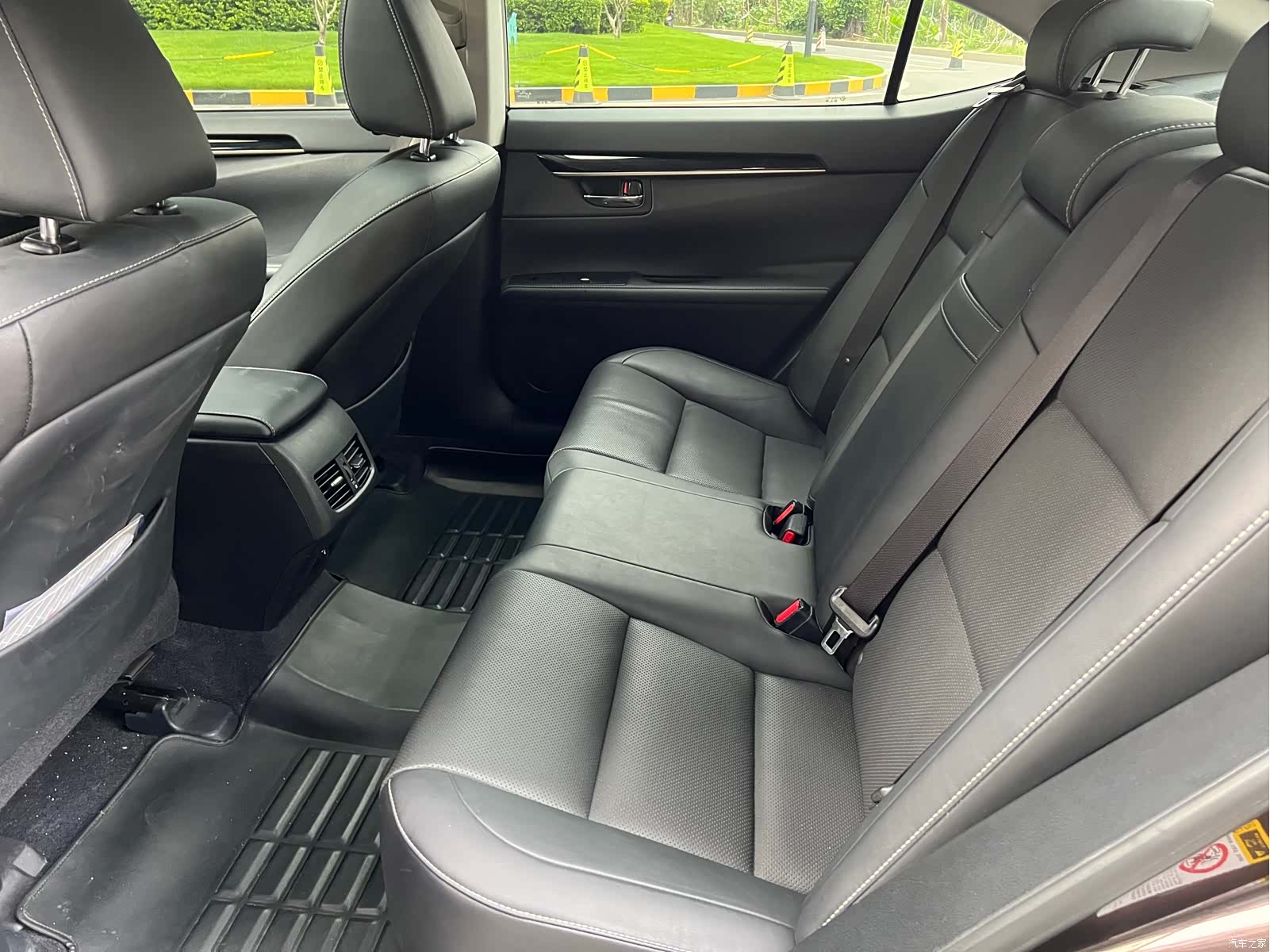 Lexus ES, 2014 все фото