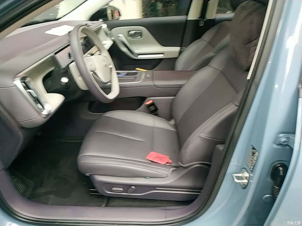 Leapmotor B01, 2025 15