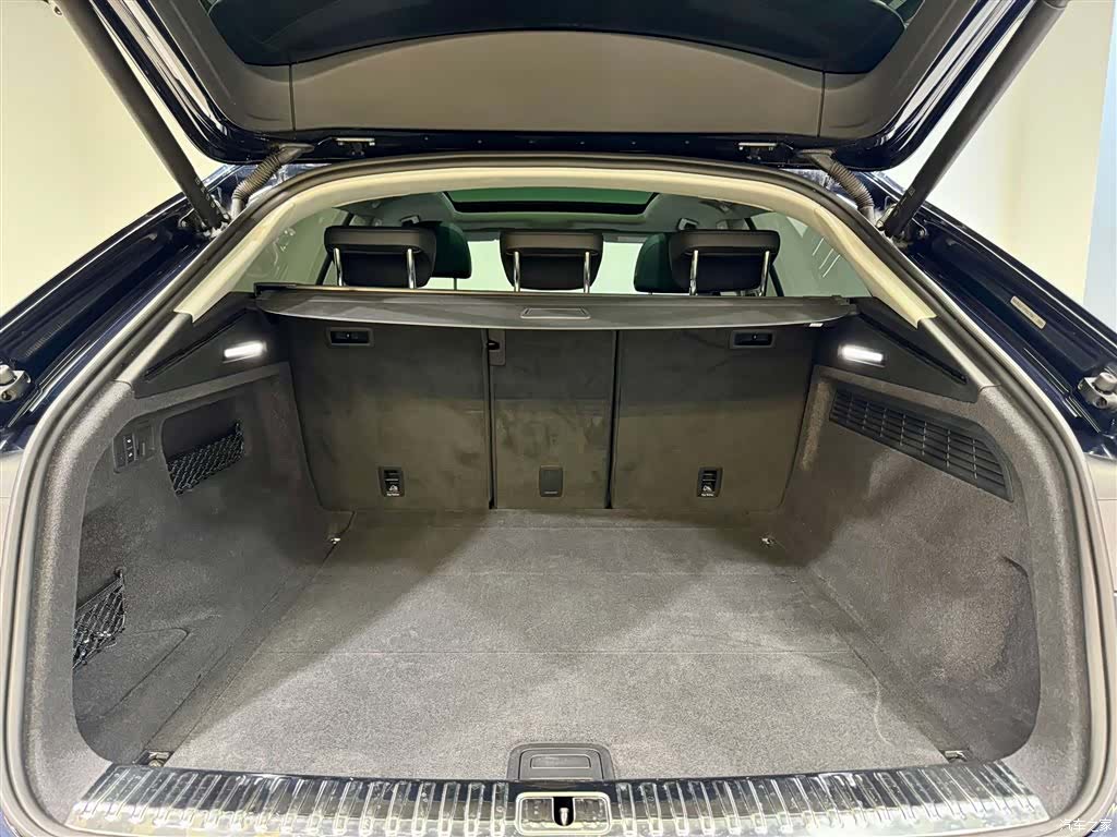 Audi Q8, 2024 12