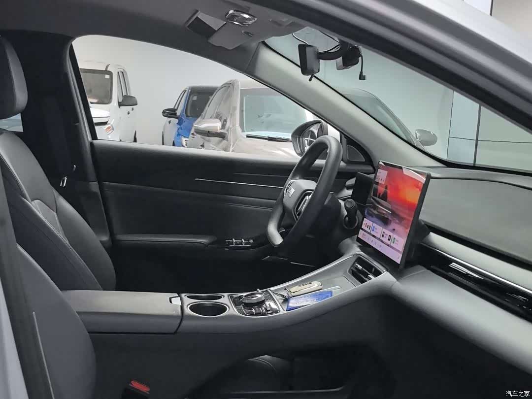 Geely Galaxy L6, 2025 18