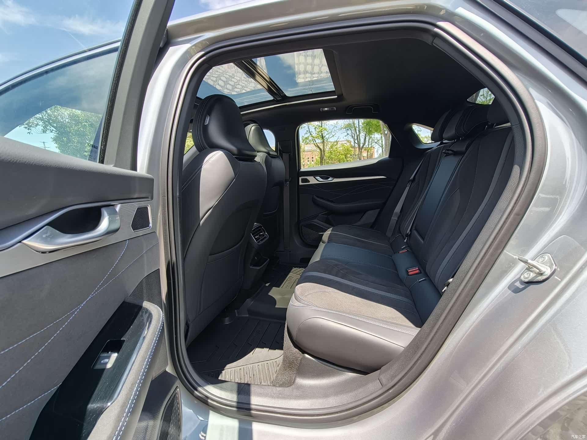 Geely Preface, 2025 9