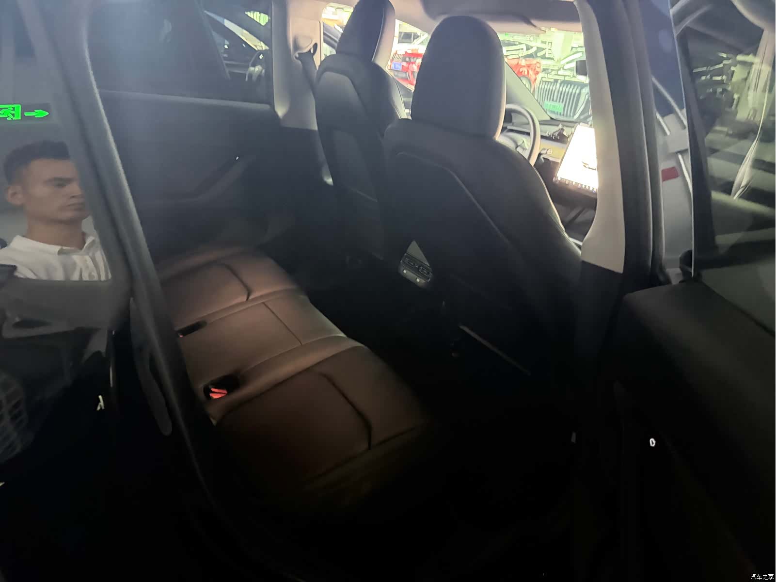 Tesla Model Y, 2023 13