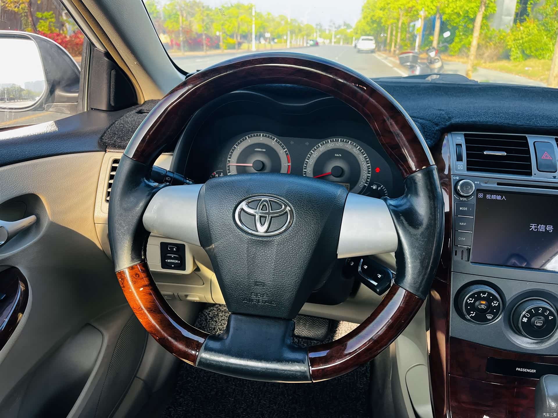 Toyota Corolla, 2011 все фото