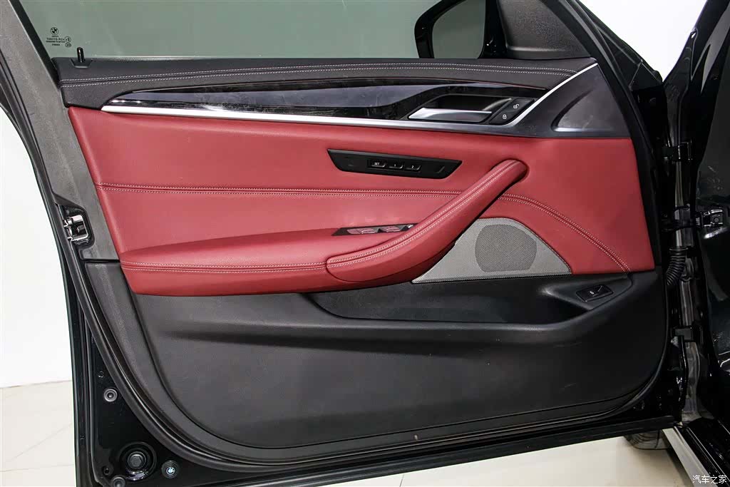 BMW 5 Series, 2023 15