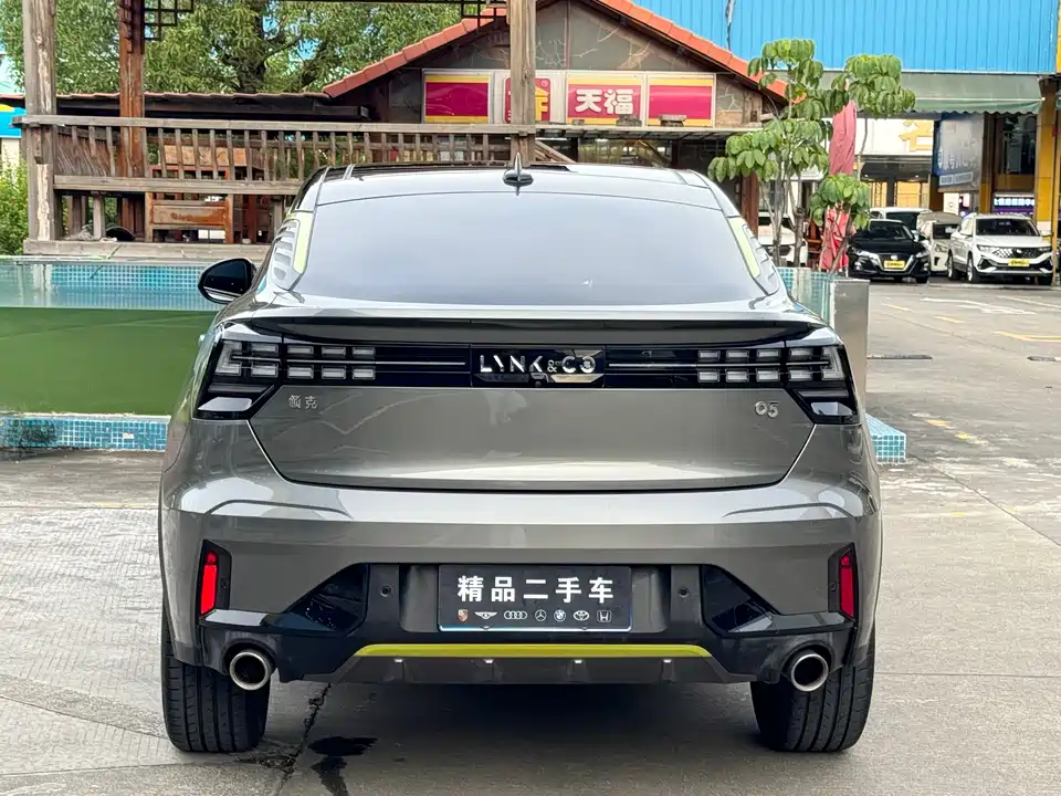 Lynk & Co 05
