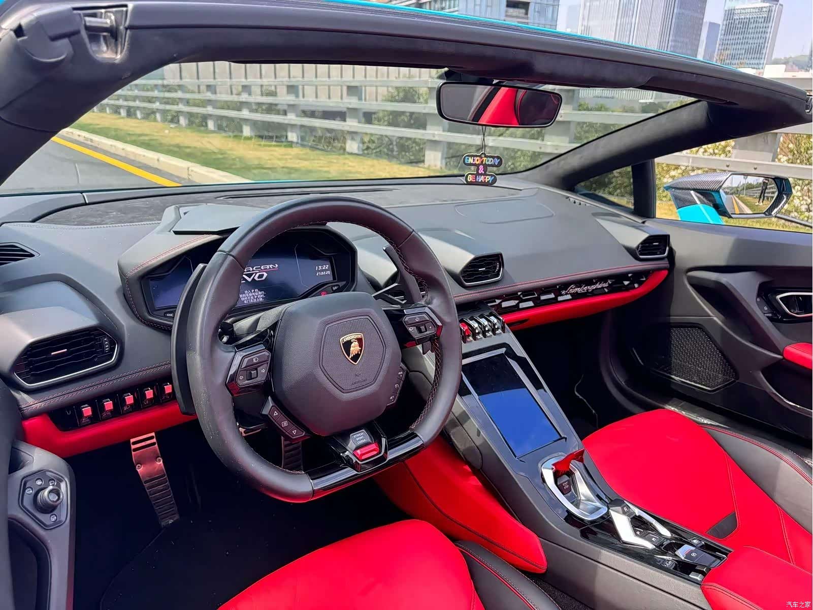 Lamborghini Huracán, 2022 все фото
