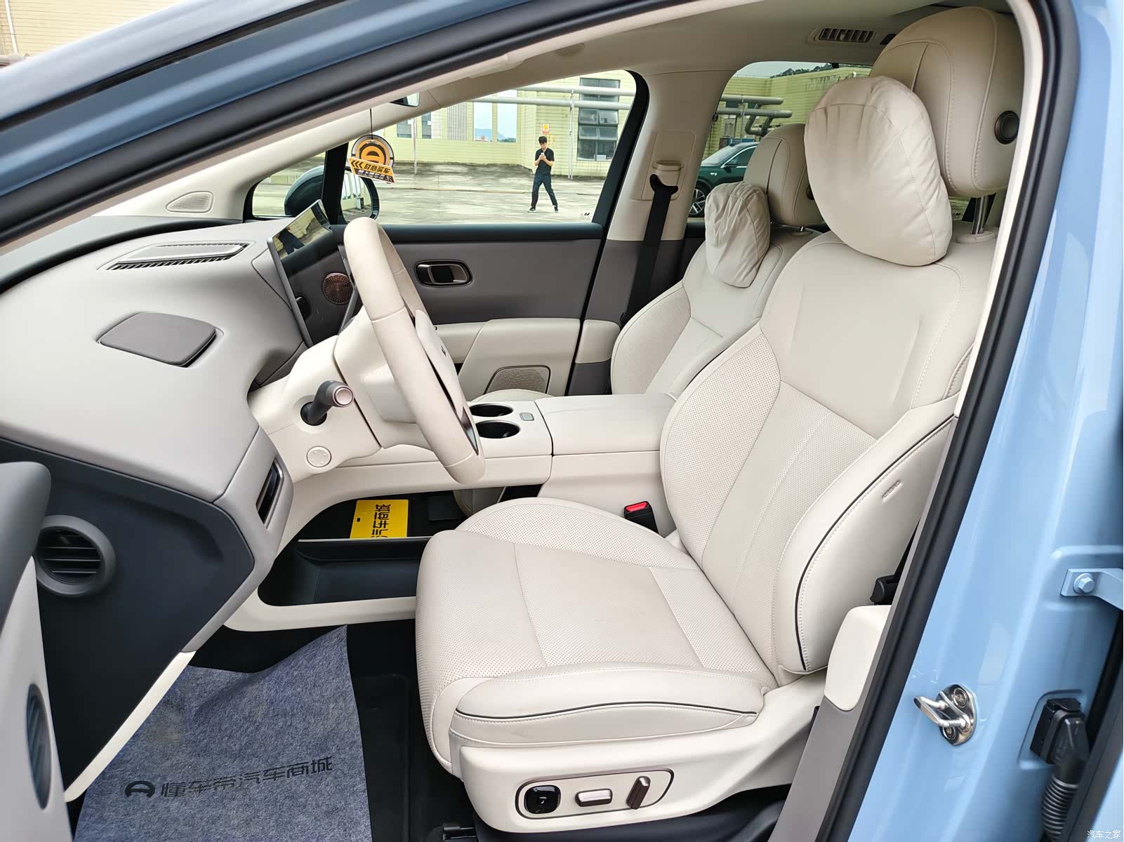 Li Auto i8, 2025 8