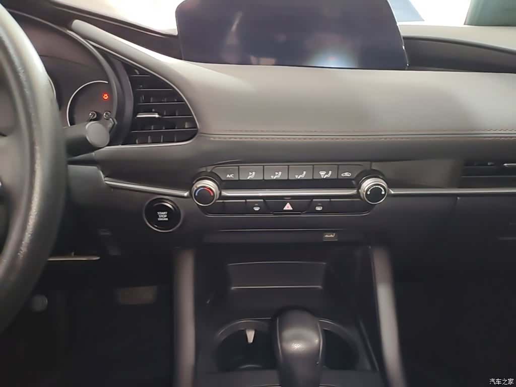 Mazda Mazda3, 2022 13