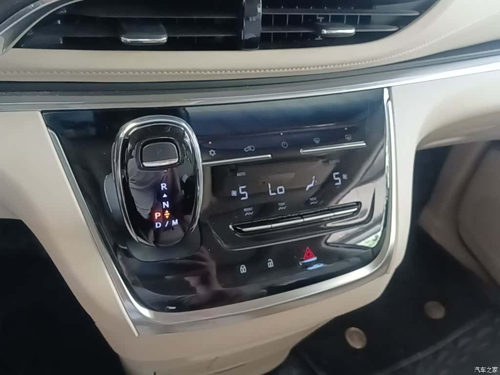 Buick GL8, 2024 10