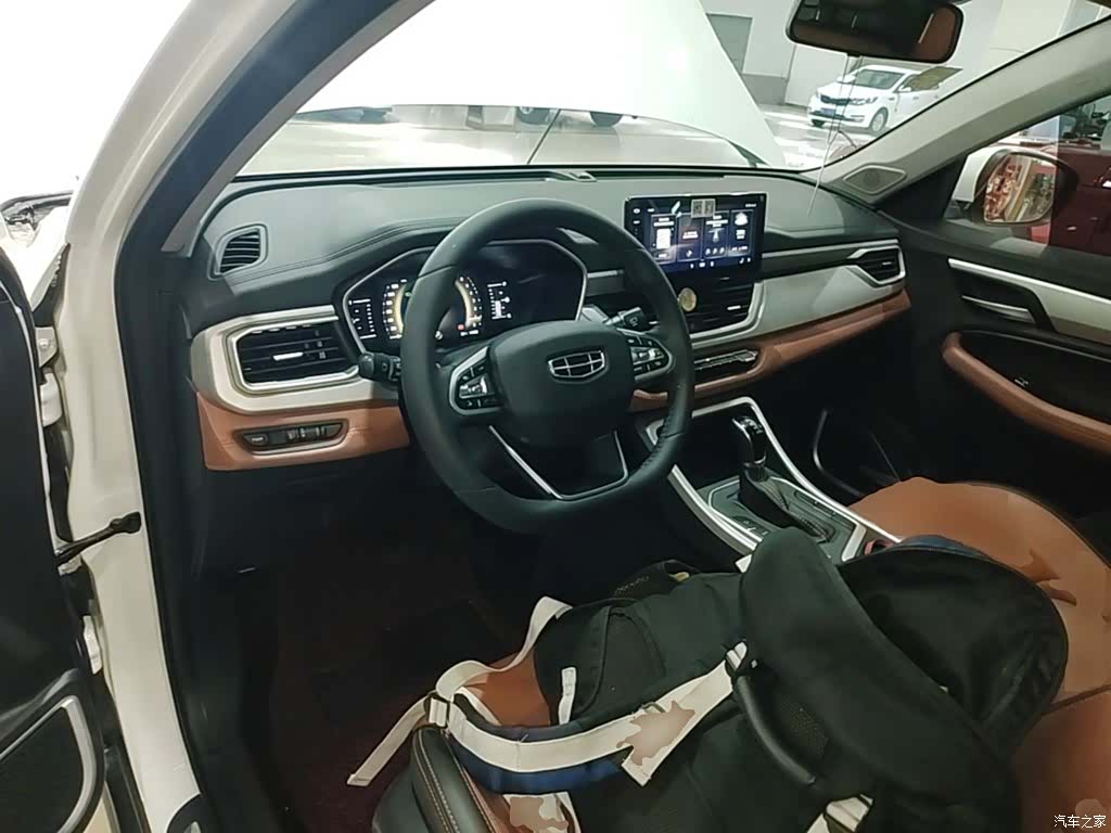 Geely X6, 2021 10
