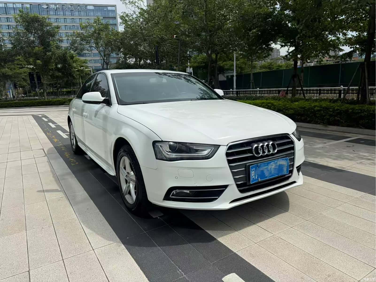 Audi A4L, 2013 3