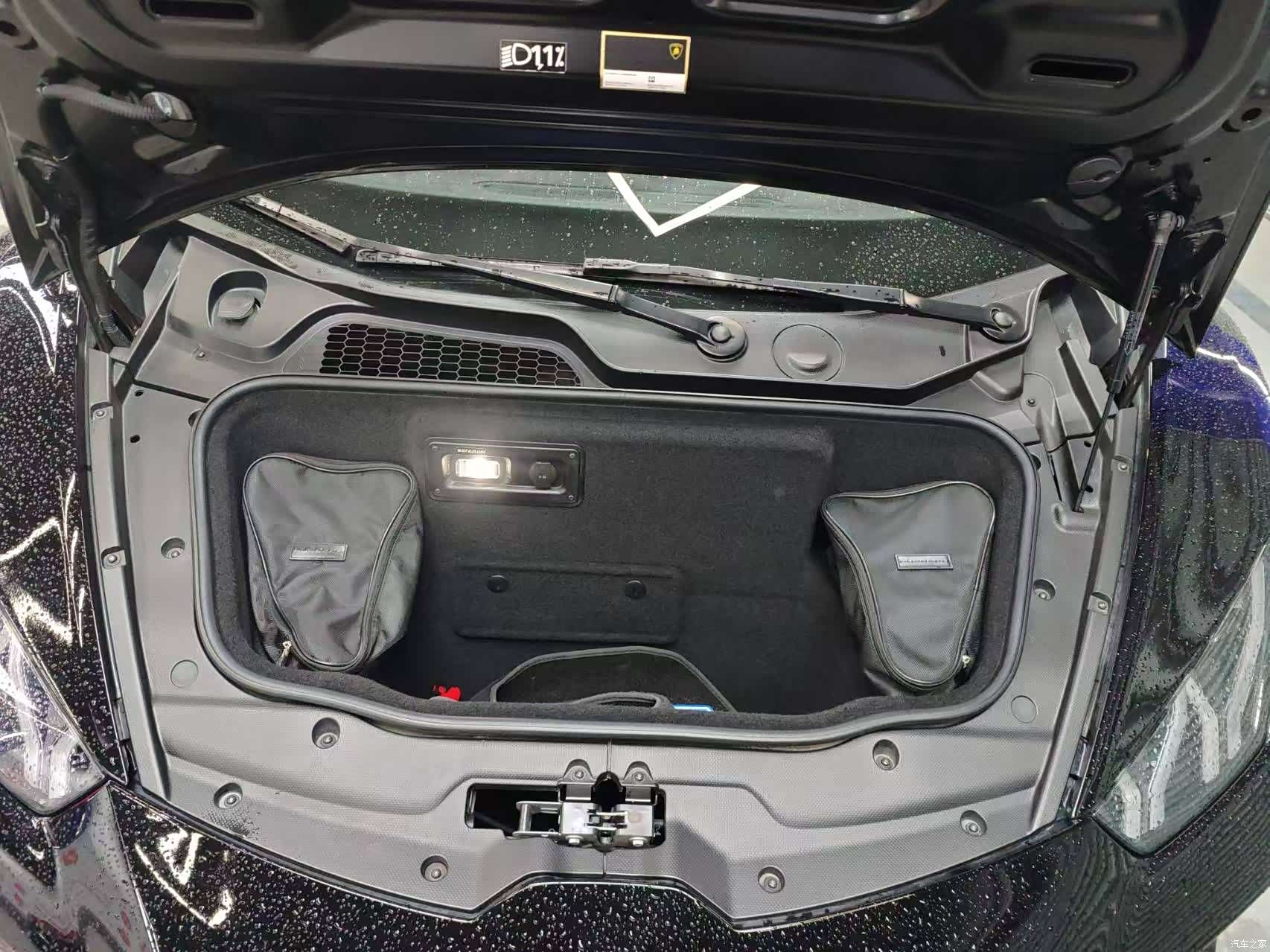 Lamborghini Huracán, 2023 11