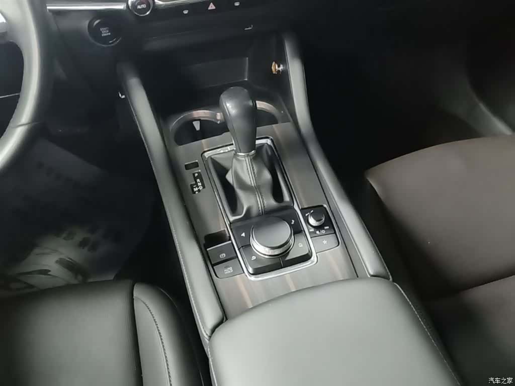 Mazda Mazda3, 2022 14
