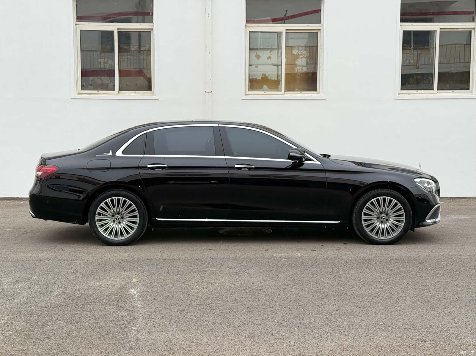 Mercedes-Benz E-Class, 2022 10