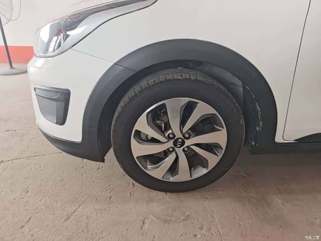 Kia KX, 2017 23