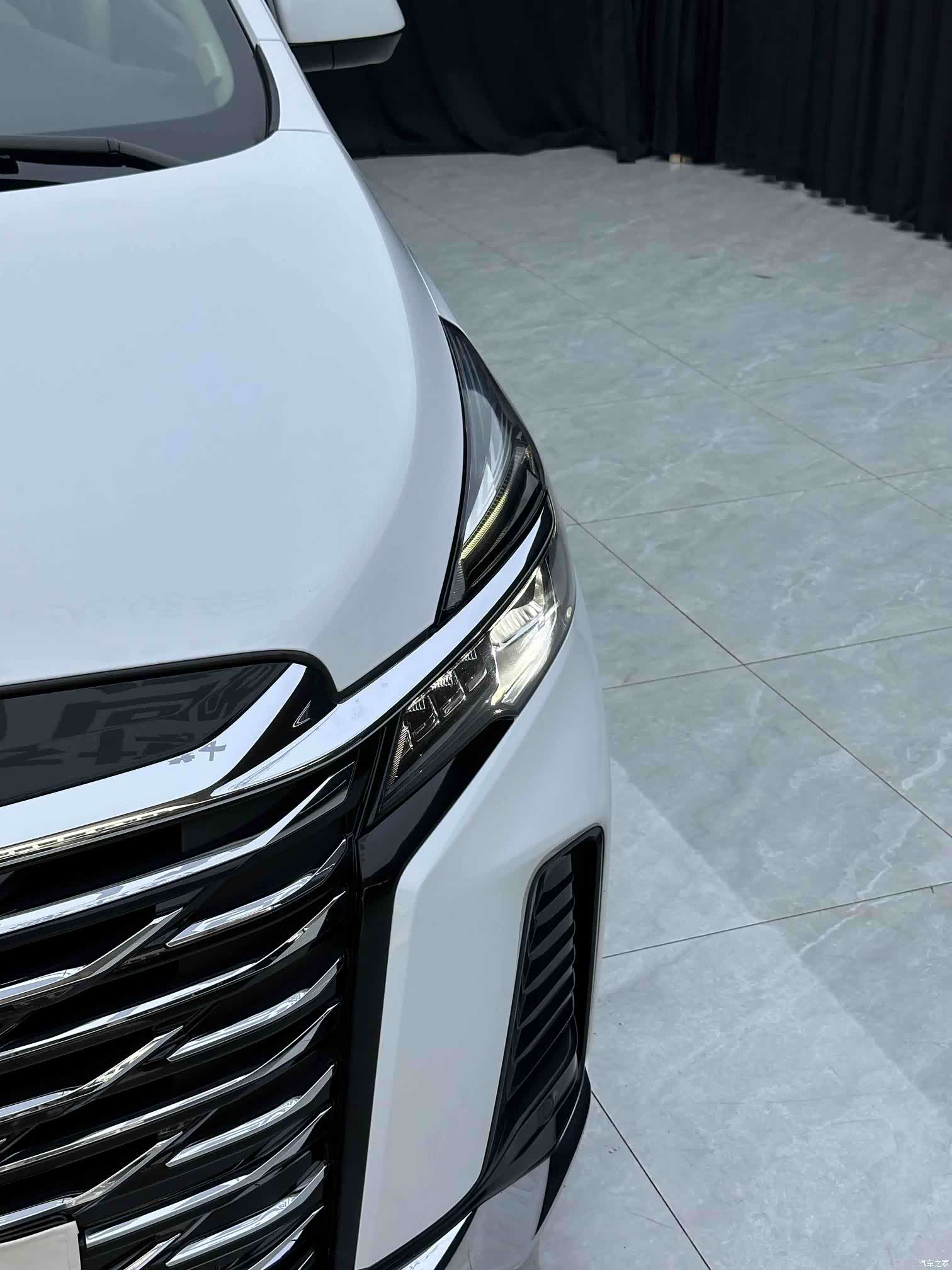 Buick GL8, 2023 4