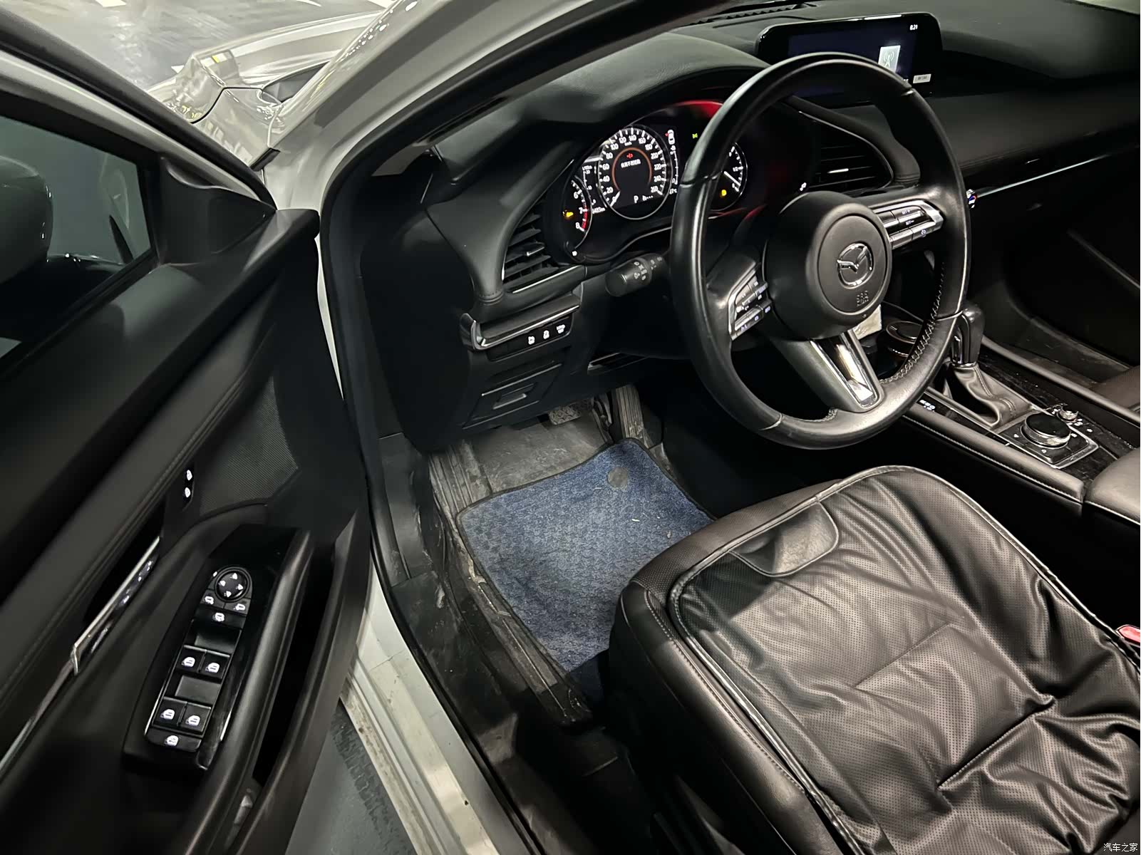 Mazda Mazda3, 2023 все фото