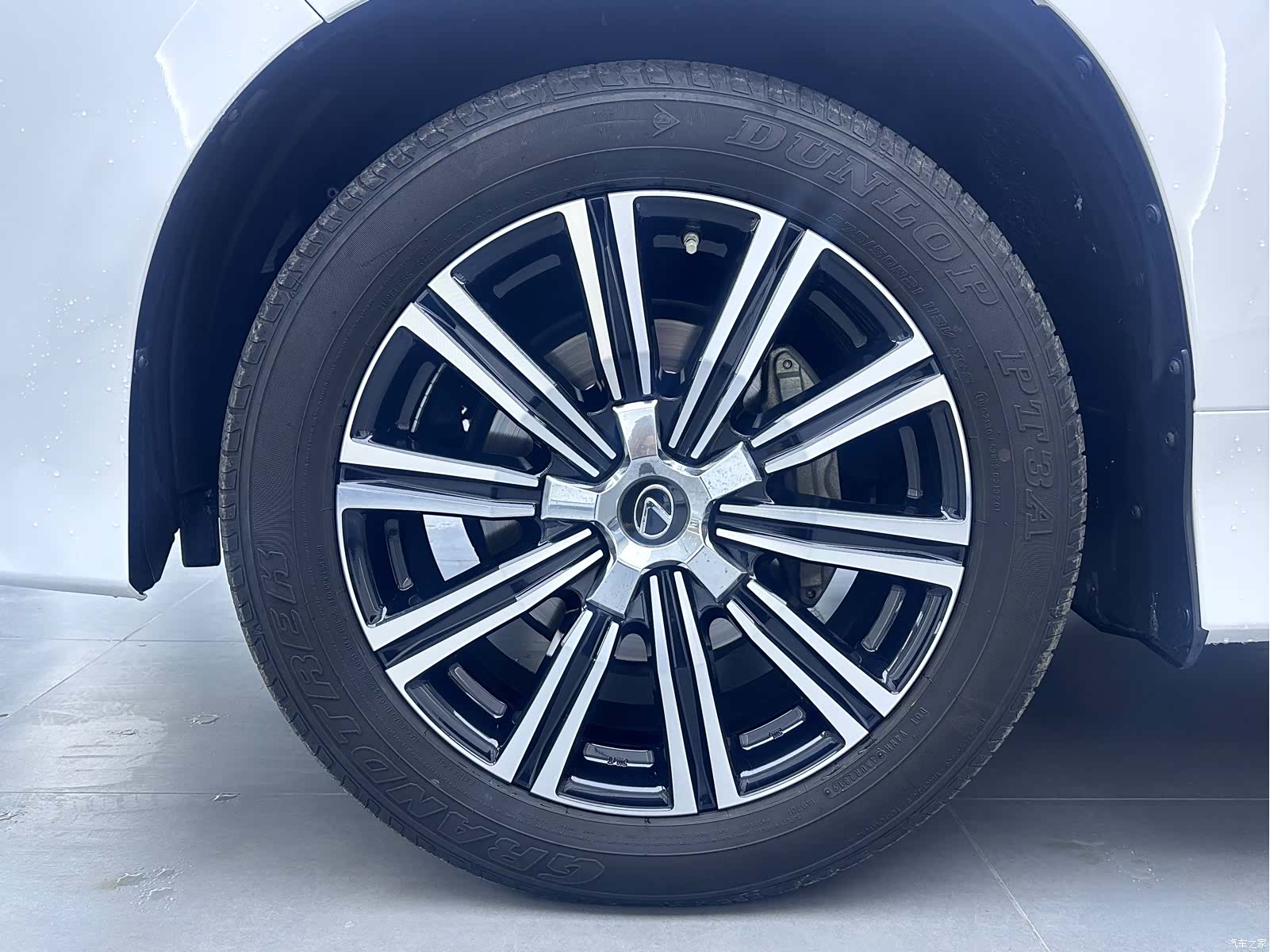 Lexus LX, 2020 11