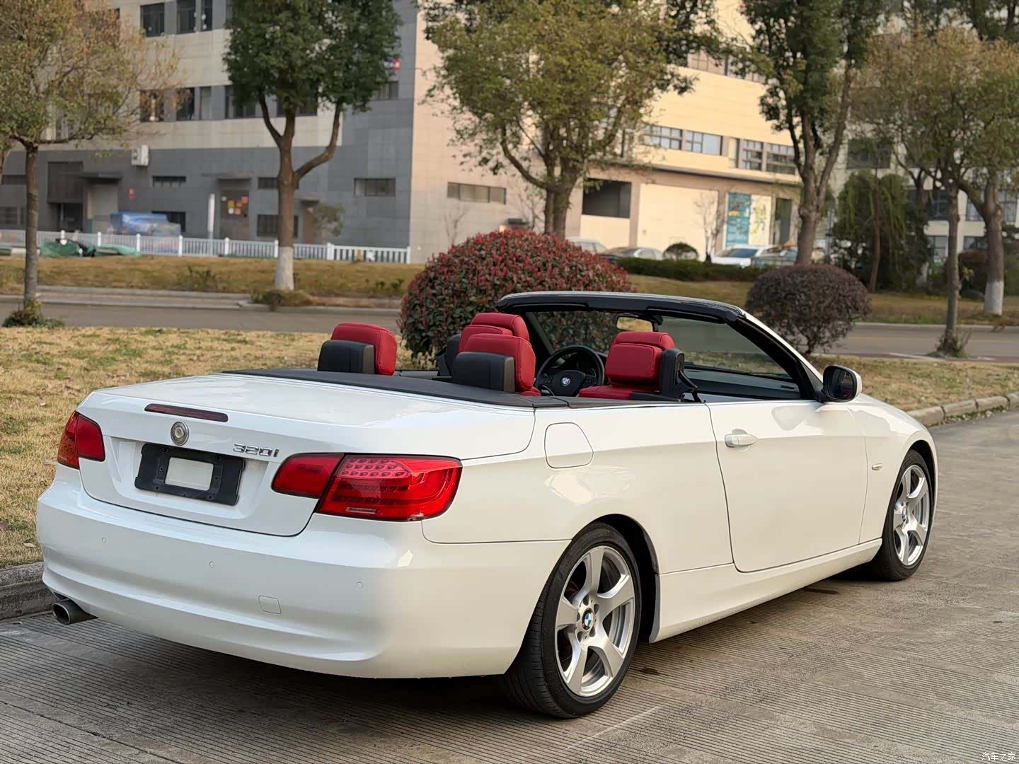 BMW 3 Series, 2011 9