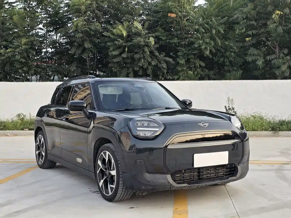 MINI Electric ACEMAN