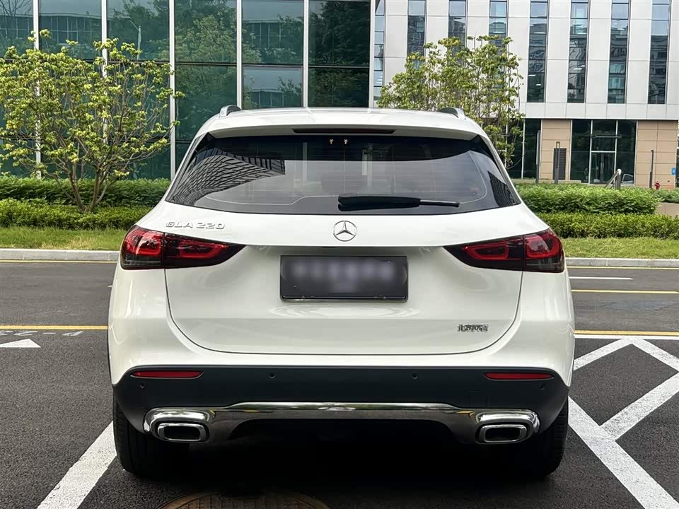 Mercedes-Benz GLA