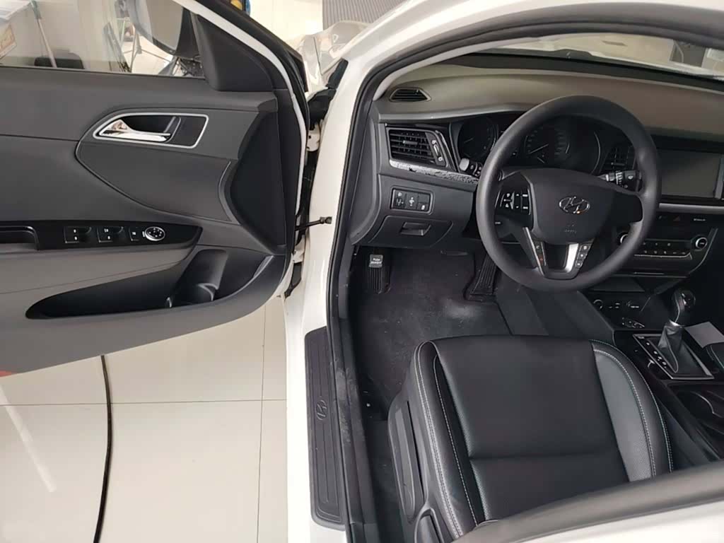 Hyundai GLS, 2017 16