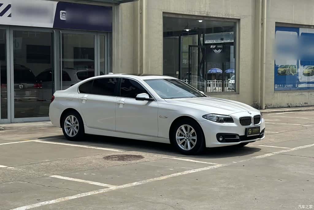 BMW 5 Series, 2015 все фото