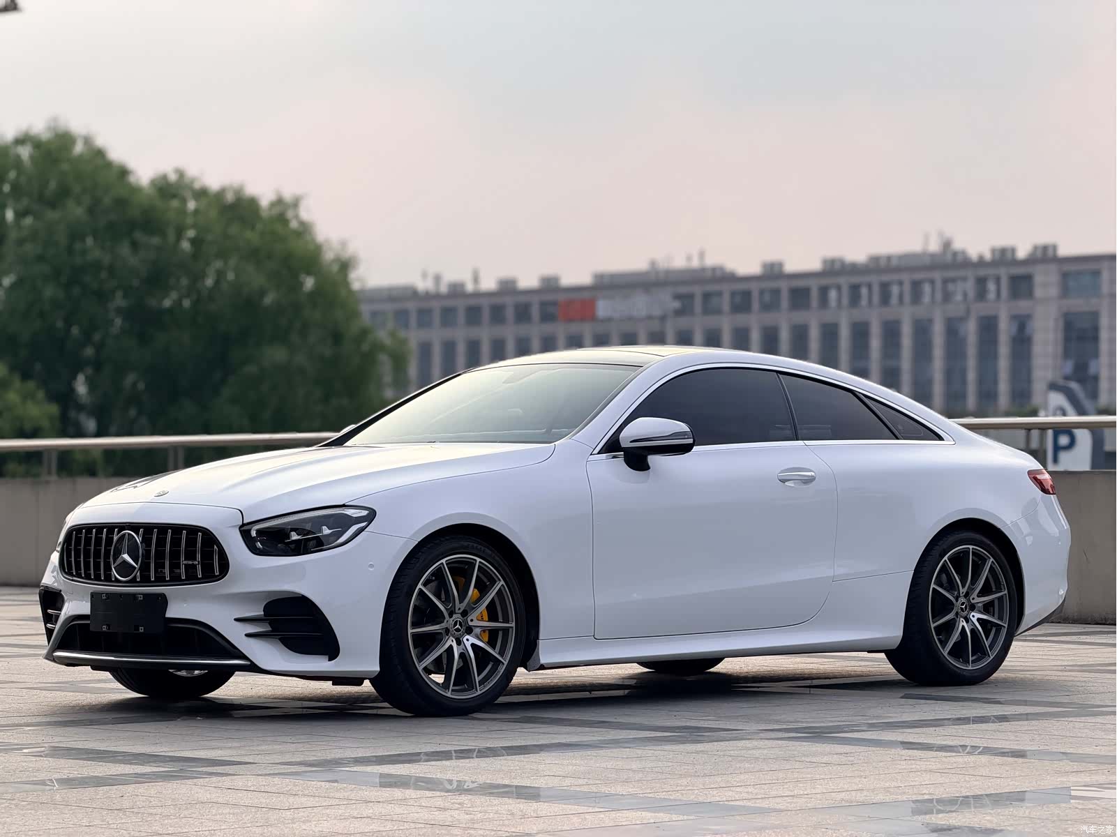 Mercedes-Benz E-Class, 2023 1