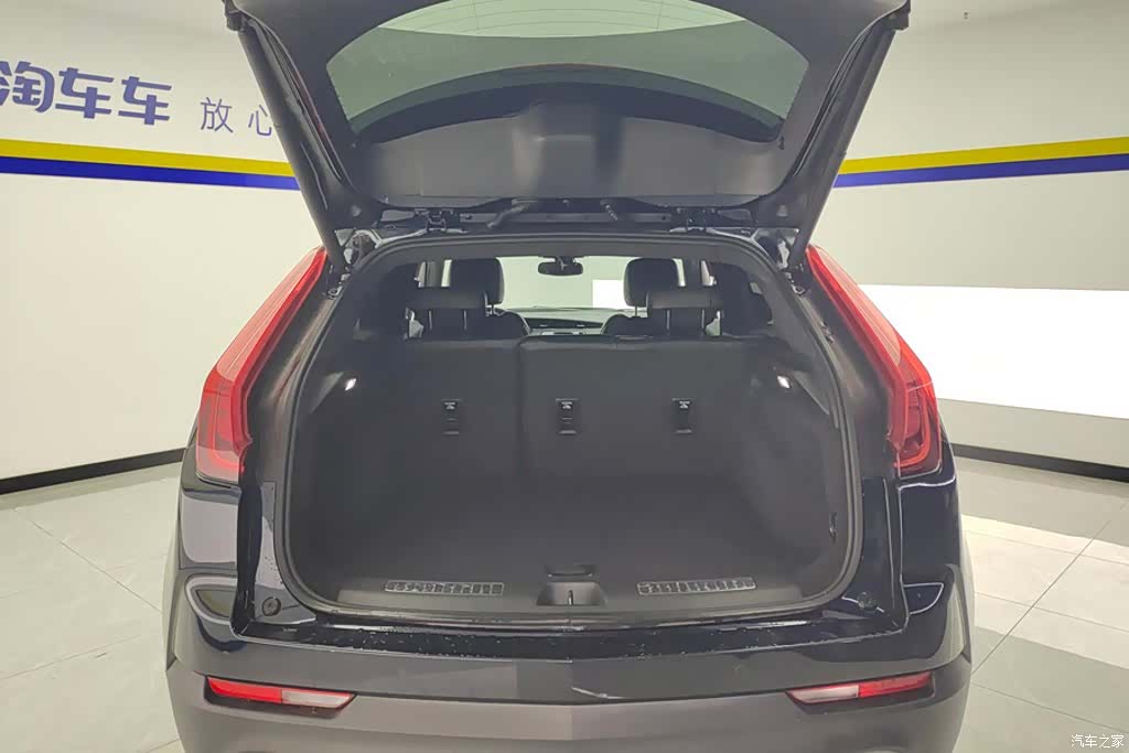 Cadillac XT4, 2021 4