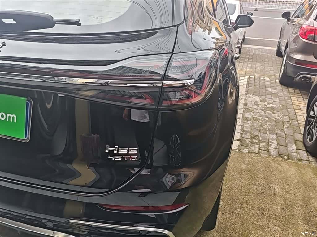 Hongqi HS5, 2025 8