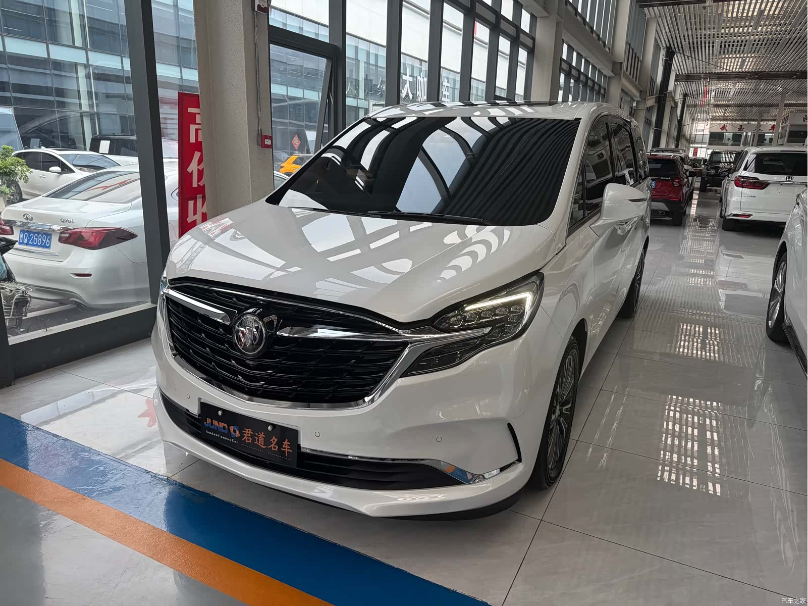 Buick GL8, 2021 1