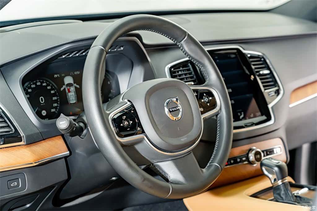 Volvo XC90, 2018 12