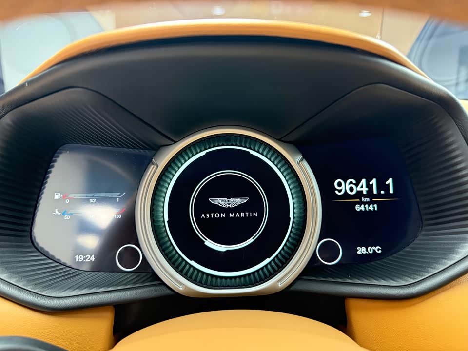 Aston Martin DB11