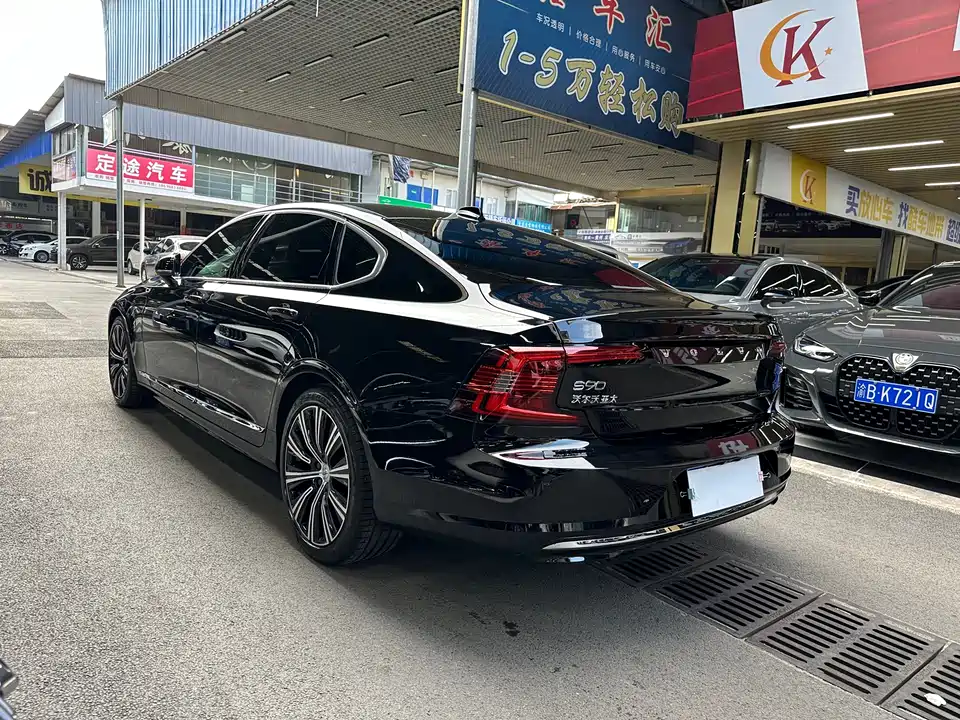 Volvo S90