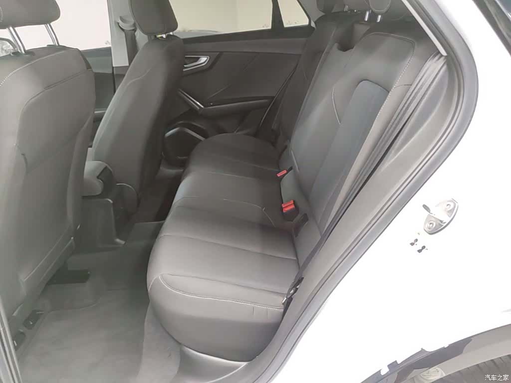 Audi Q2L, 2020 17