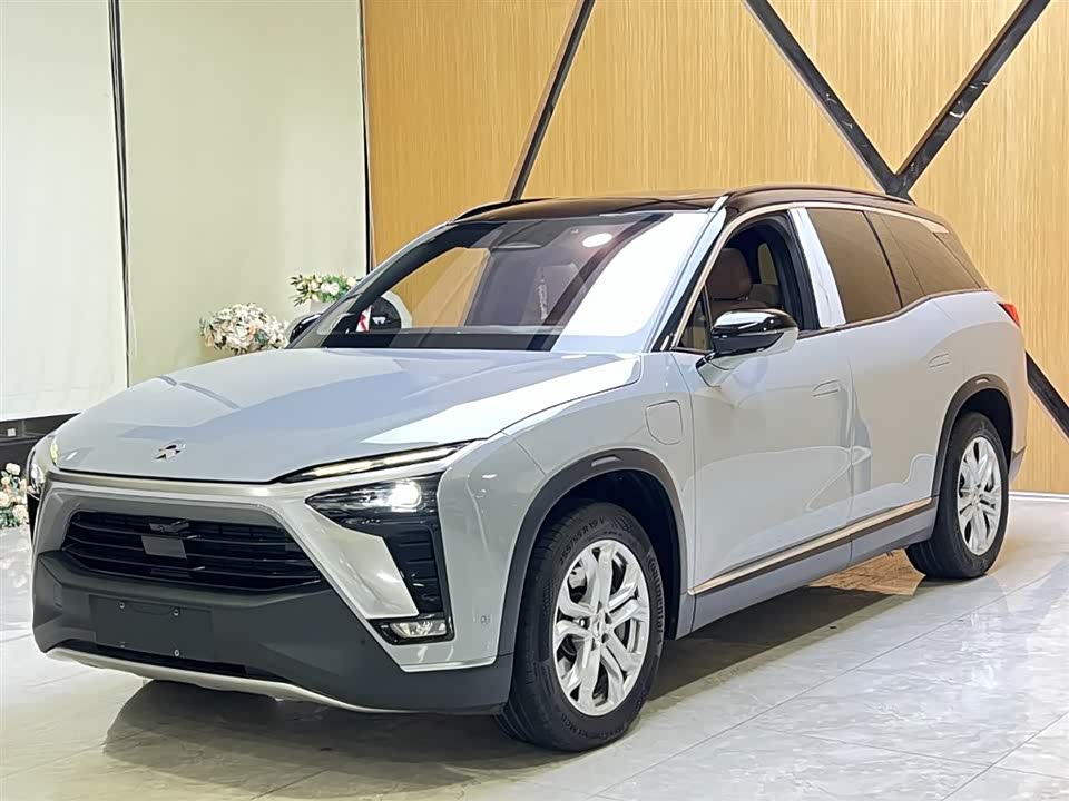 NIO ES8