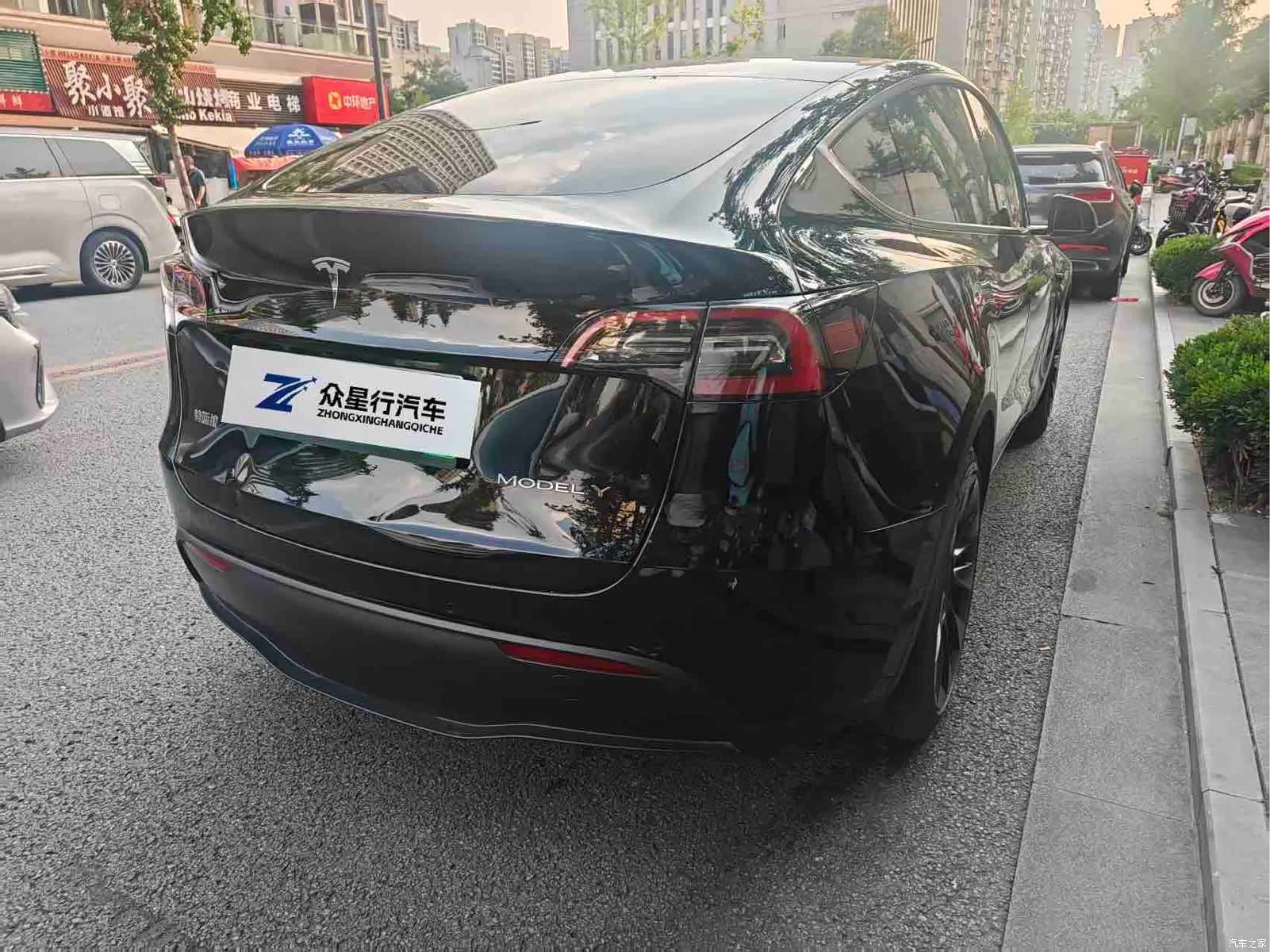 Tesla Model Y, 2021 4