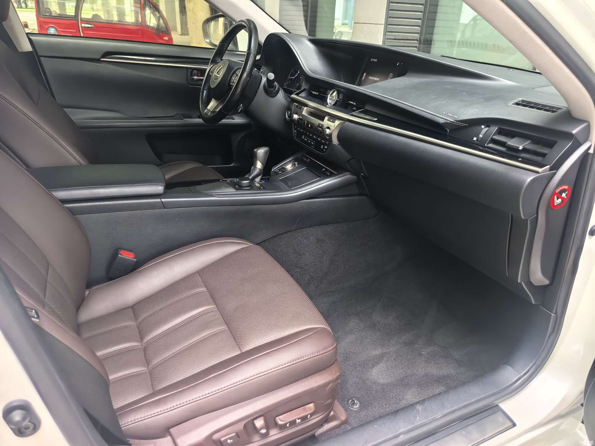 Lexus ES, 2018 19