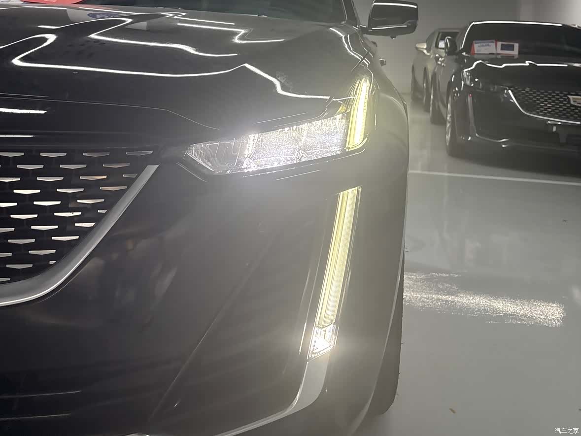 Cadillac CT5, 2022 все фото