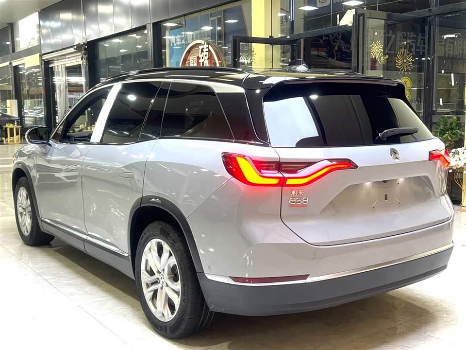 NIO ES8