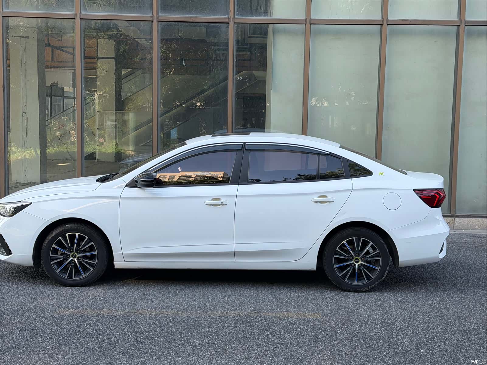 Roewe i5, 2022 3