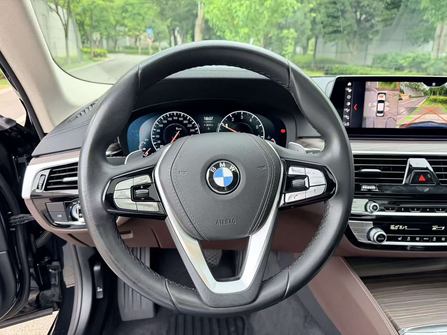 BMW 5 Series, 2019 24