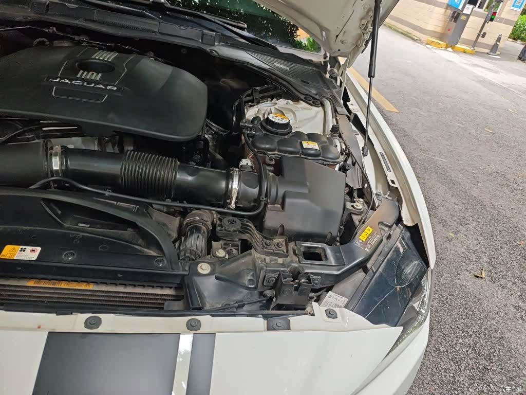 Jaguar XE, 2016 22