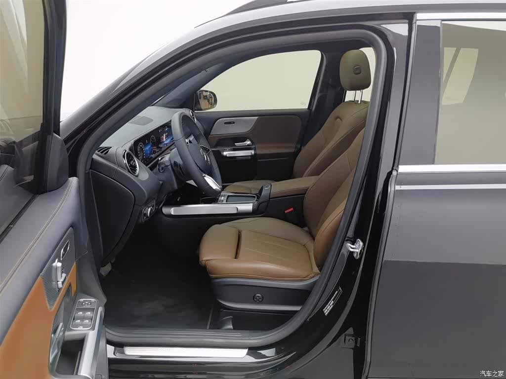 Mercedes-Benz GLB, 2024 10