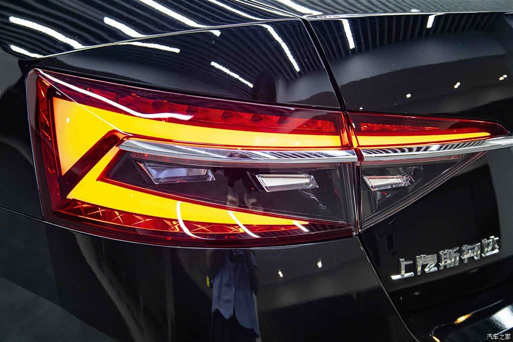 Skoda Superb, 2024 11