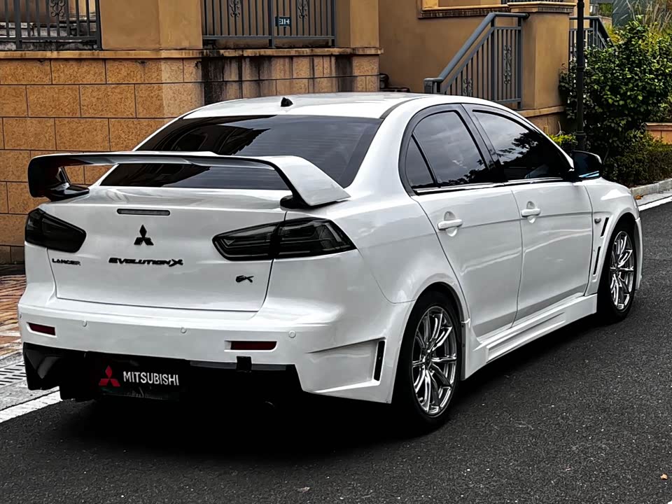 Mitsubishi Wing God