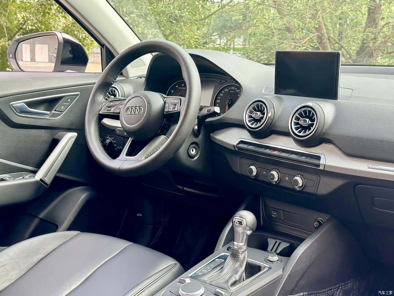 Audi Q2L, 2020 16