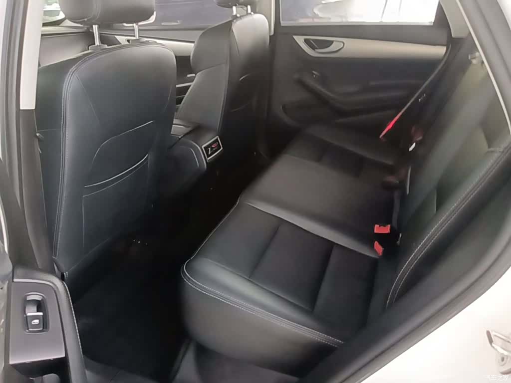 Zotye SR7, 2016 17