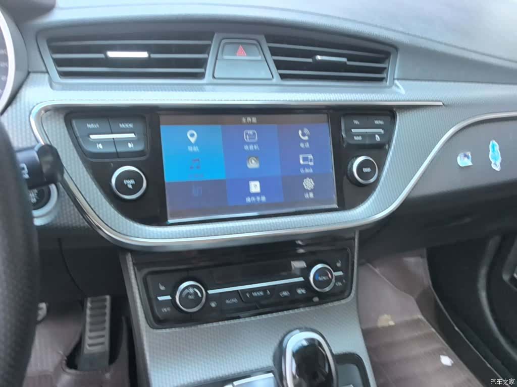 Geely Emgrand, 2017 13